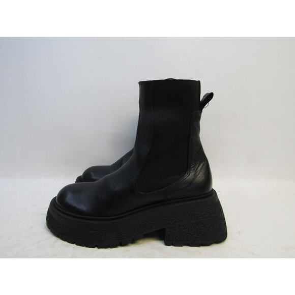 Steve Madden Womens Size 9 M Black Leather Chelsea Ankle Chunky Boots Bootie - Picture 1 of 11